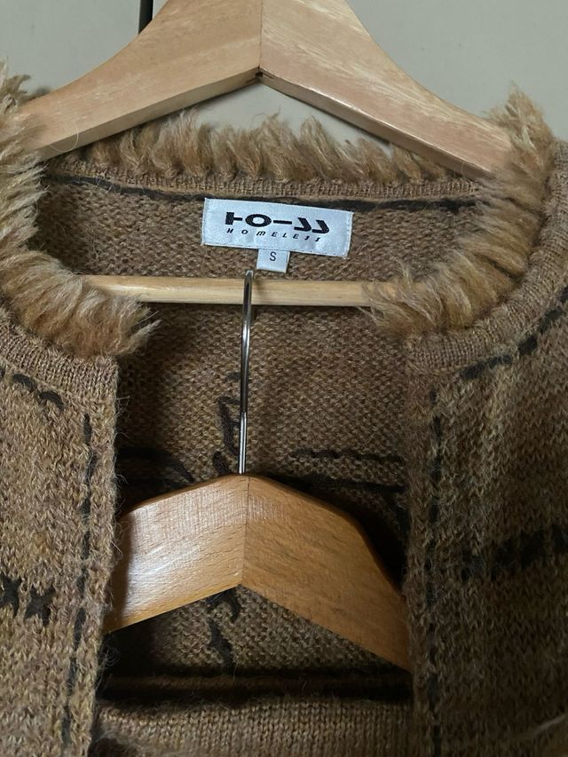 Conjunto Hoss: Chaqueta Larga y Falda Lana