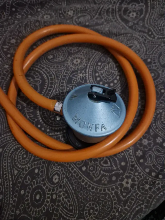 Regulador de gas MONFA con manguera