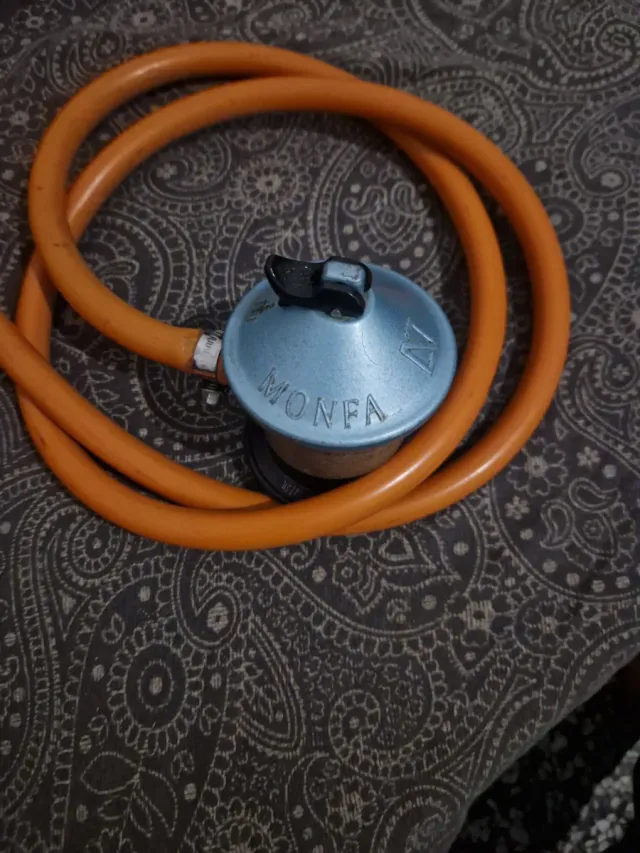 Regulador de gas MONFA con manguera