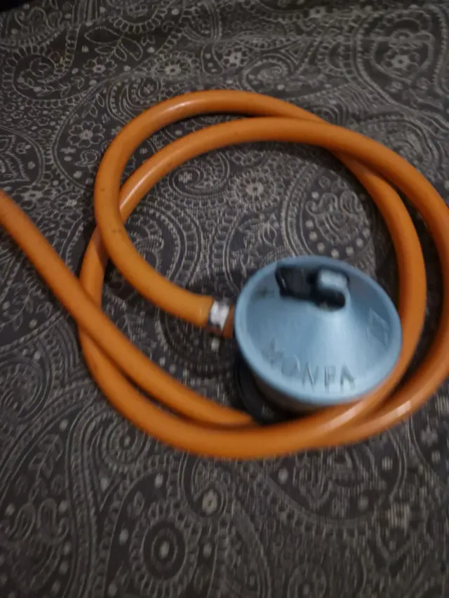 Regulador de gas MONFA con manguera