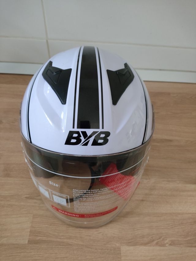 Casco de moto blanco con doble lente
