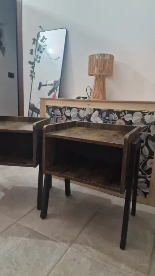 Set 2 comodini in legno