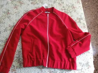 Chaqueta Bomber Roja Stradivarius
