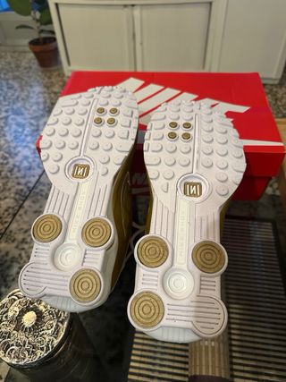 Zapatillas Nike Shox TL Oro/Blanco Talla 40