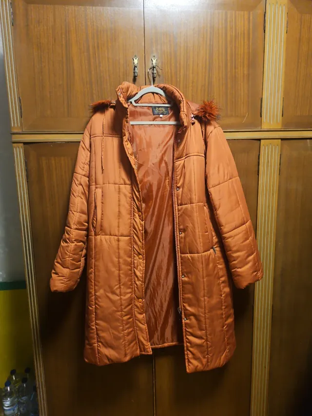 Anorak tres cuartos color teja