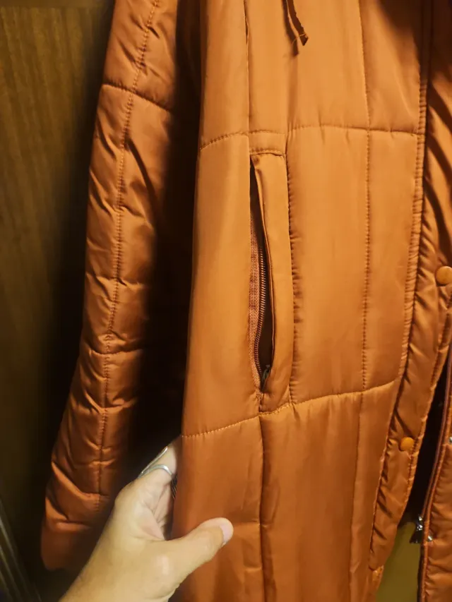 Anorak tres cuartos color teja