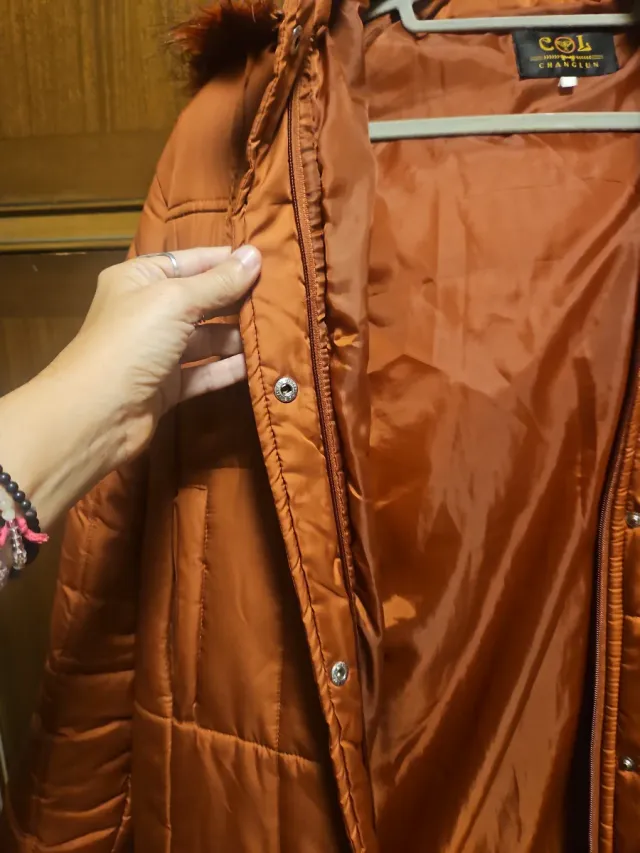 Anorak tres cuartos color teja