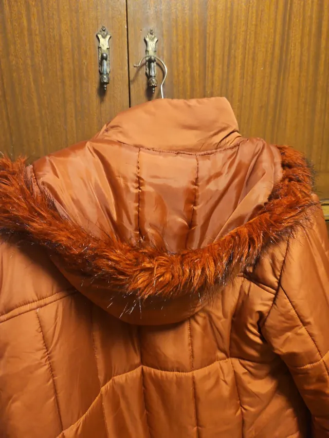 Anorak tres cuartos color teja