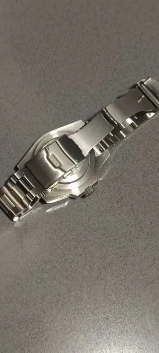 Reloj ADDIESDIVE Negro y Verde