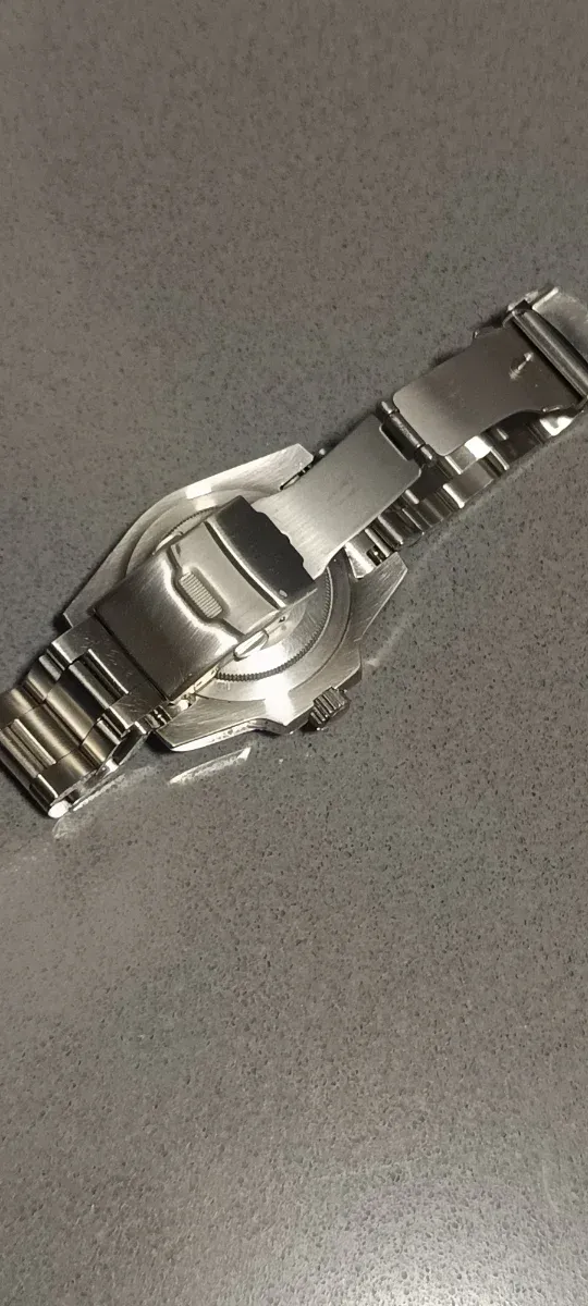 Reloj ADDIESDIVE Negro y Verde