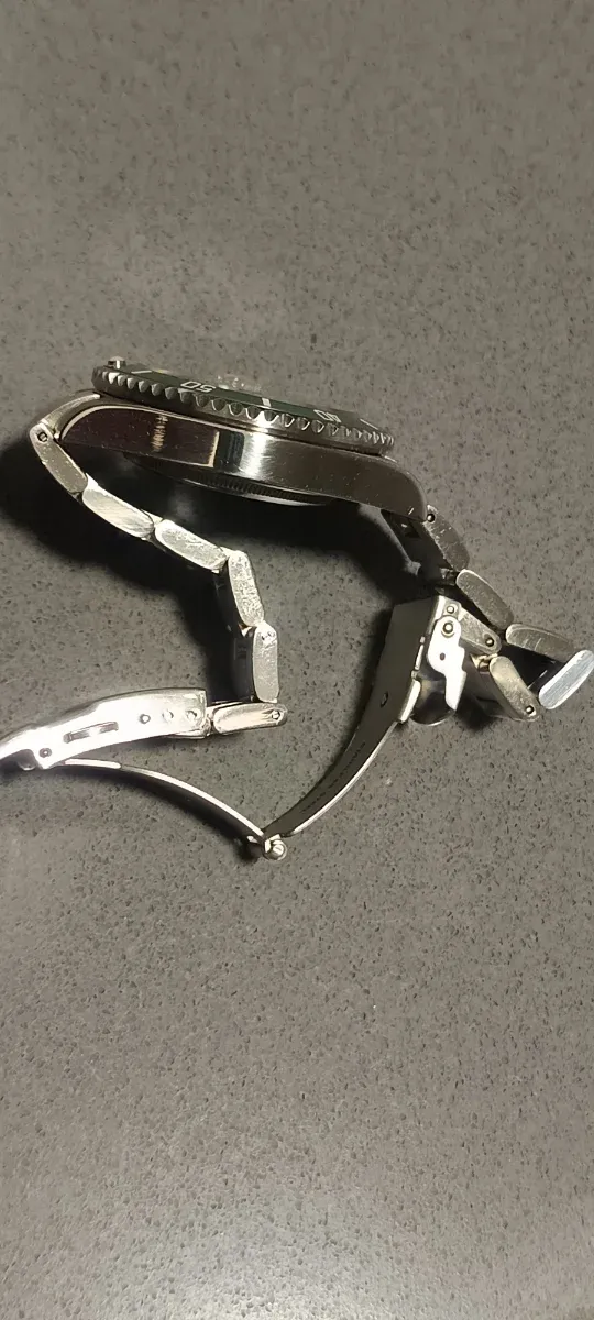 Reloj ADDIESDIVE Negro y Verde