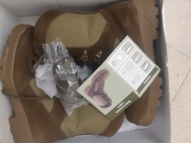 Botas militares altas impermeables beige