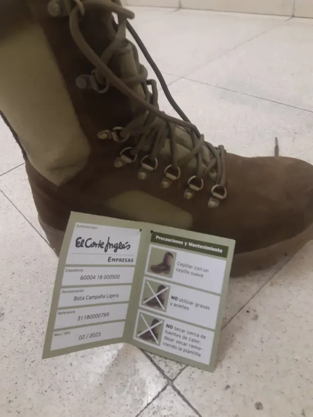 Botas militares altas impermeables beige