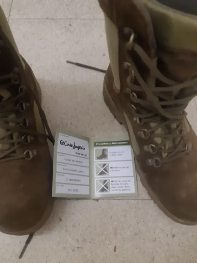 Botas militares altas impermeables beige