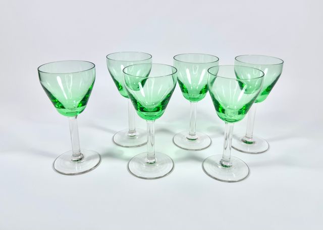 Copas mid-century en cristal verde translúcido