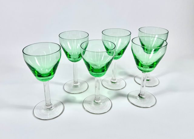 Copas mid-century en cristal verde translúcido