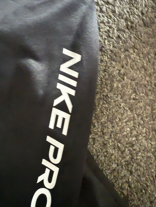 Chaqueta Nike Pro Niña Negra