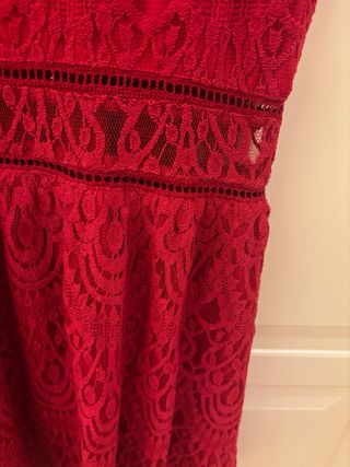 Vestito rosso in pizzo