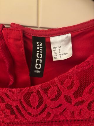 Vestito rosso in pizzo