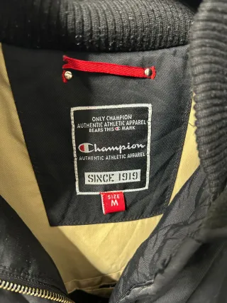 Giubbotto uomo nero con cappuccio