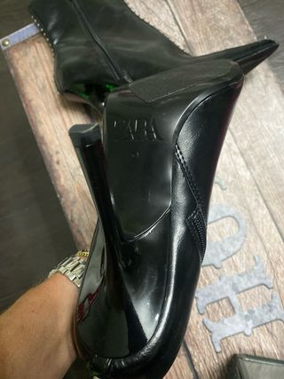 Botines Zara negros pinchos metálicos T41