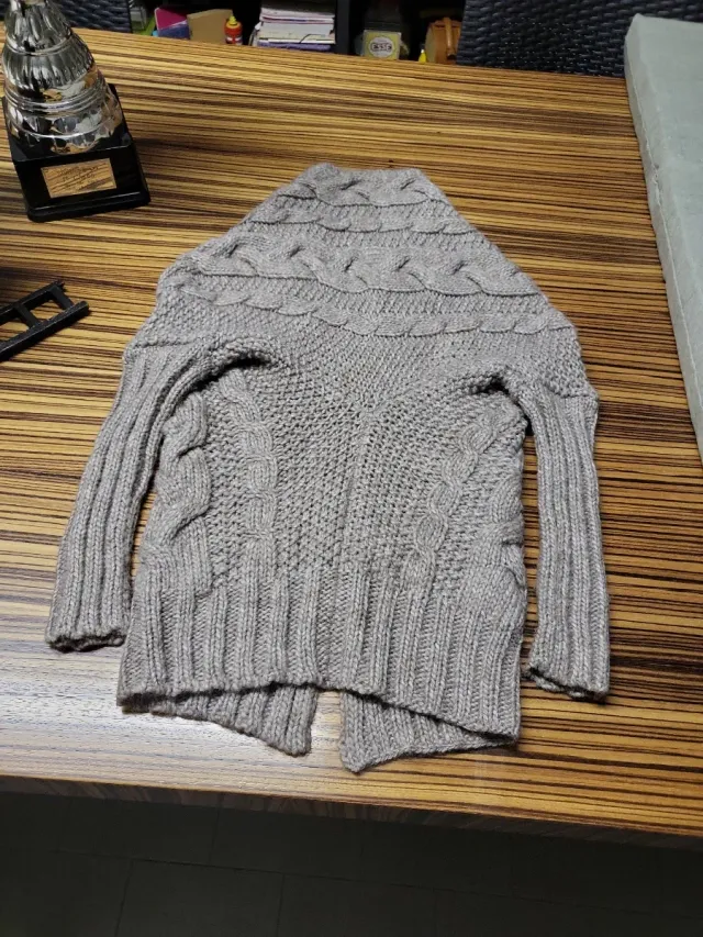 Cardigan maglia trecce grigio