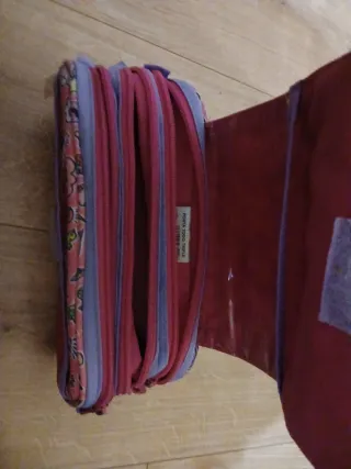 Estuche escolar multicolor con dibujos