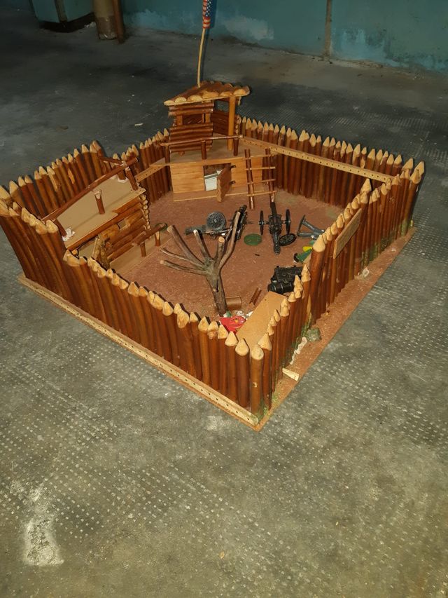 Fort West Wood Fort Wort 40x40