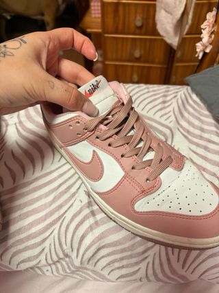 Nike Dunk Low Rosa y Blanco