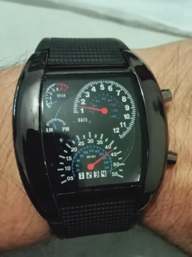 Orologio elettronico stile cruscotto da corsa