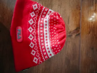 Berretto Fila rosso con fantasia