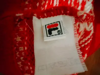 Berretto Fila rosso con fantasia