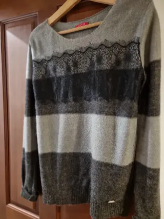 Jersey Guess rayas y encaje