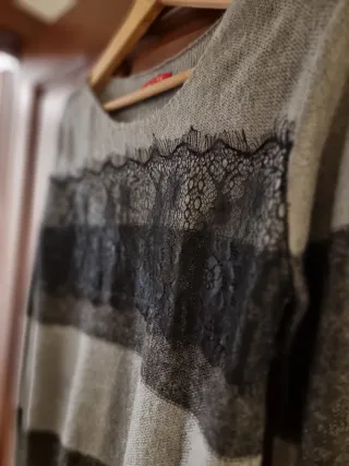 Jersey Guess rayas y encaje