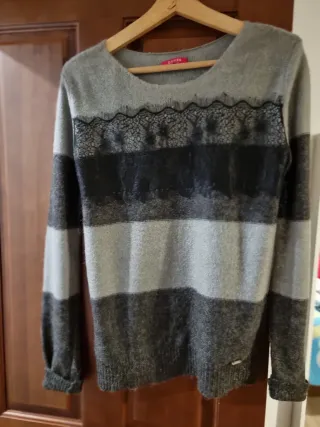 Jersey Guess rayas y encaje