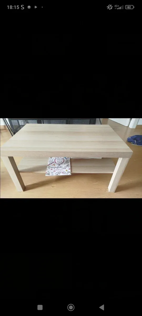 Mesa de centro de madera clara