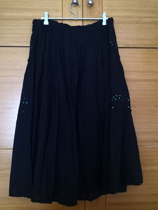 Falda larga negra con lentejuelas