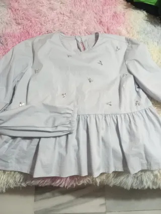 Camisa celeste con pedrería Talla S