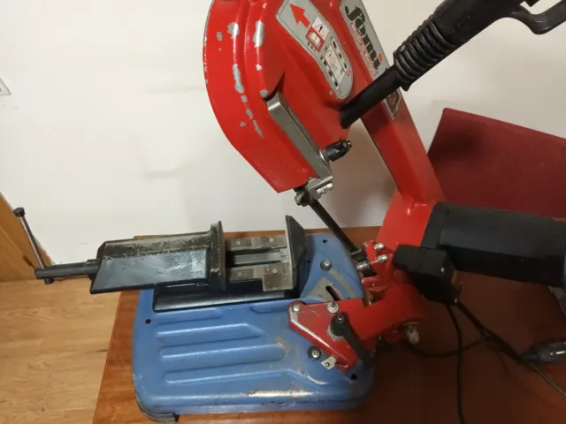 Sierra de cinta Femi 783 - 950W hoja 1335x13x0,65.