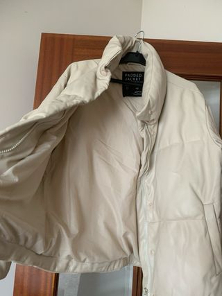 Plumífero Stradivarius Beige