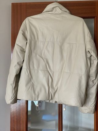 Plumífero Stradivarius Beige