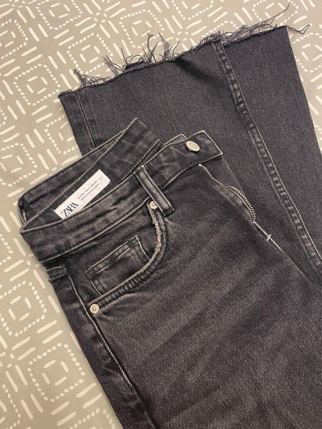 Pantalón vaquero Zara negro