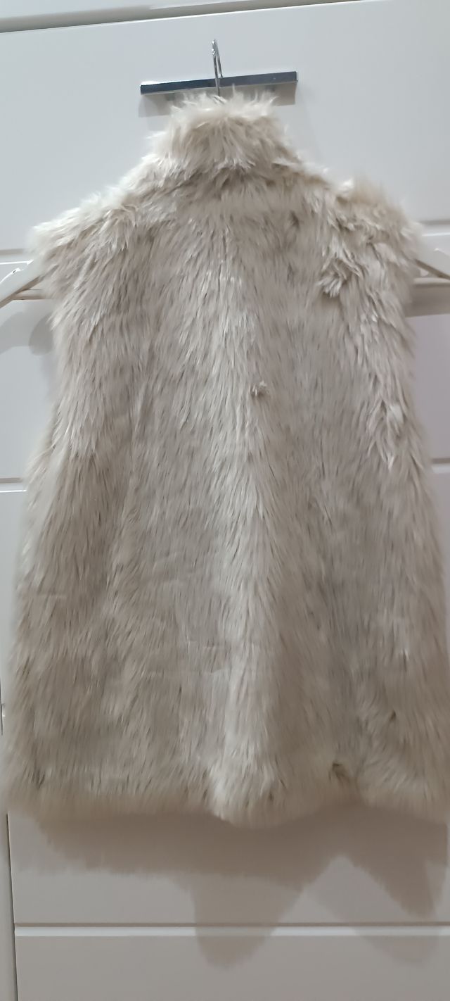 Chaleco de pelo beige