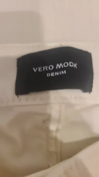 Pantalón campana Vero Moda blanco