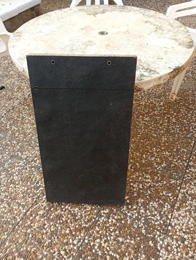 Espejo de madera con diseño único