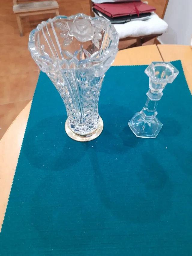 Florero de cristal tallado
