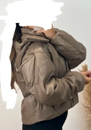 Chaquetón polipiel taupe