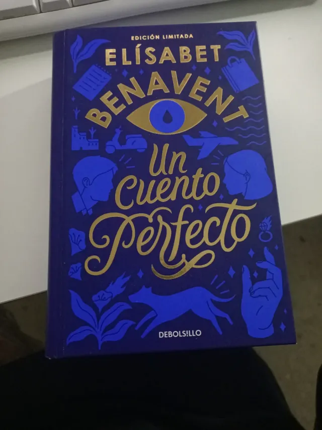 Un cuento perfecto (edición limitada con cantos...