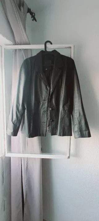 Chaqueta de cuero negra