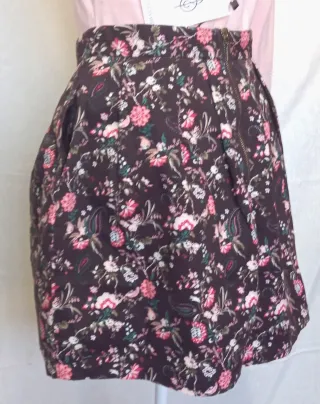 Falda corta Stradivarius floral